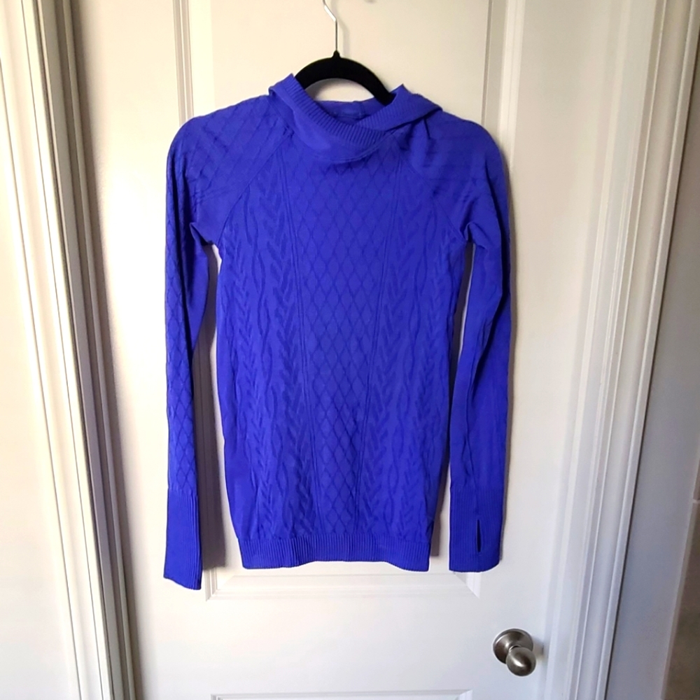 Lululemon top size 6